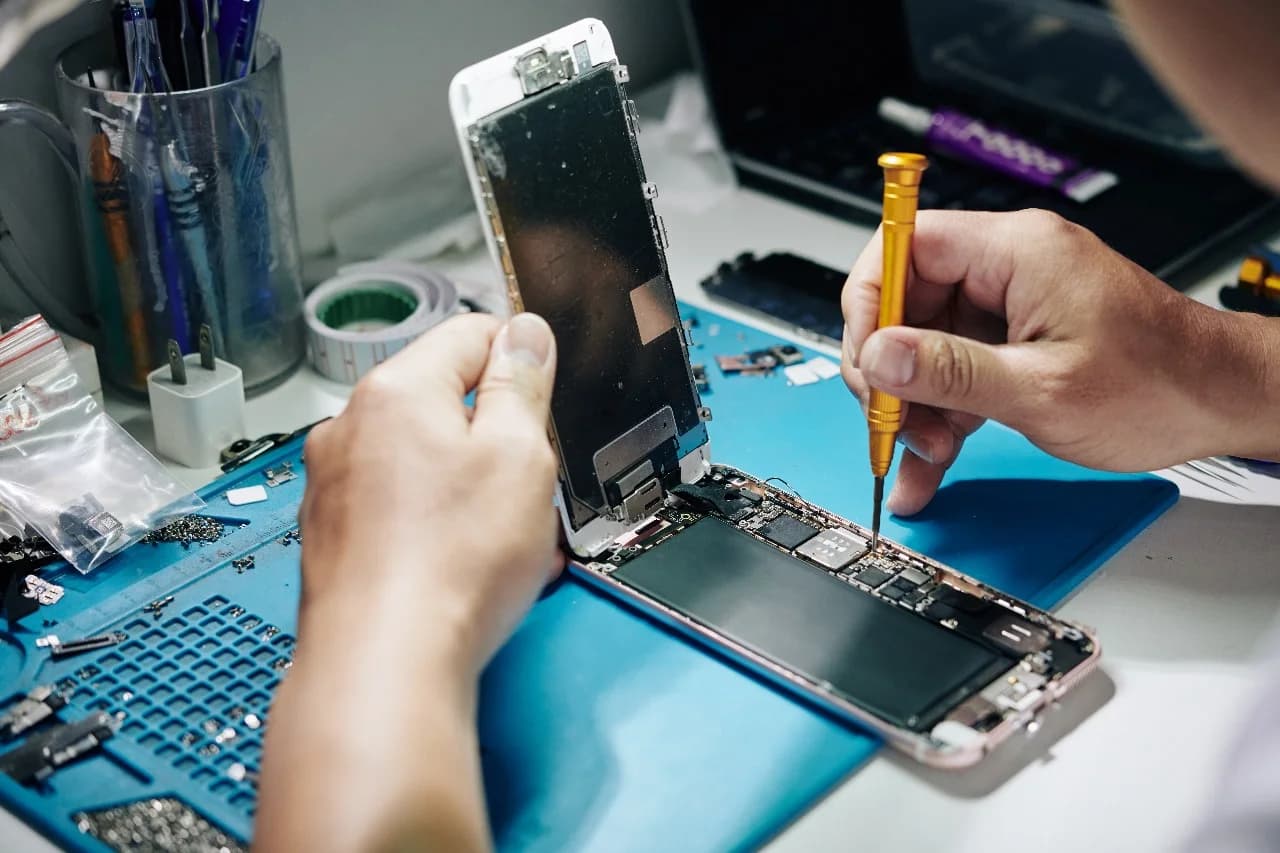 Phone repair service at Slick Gadgets