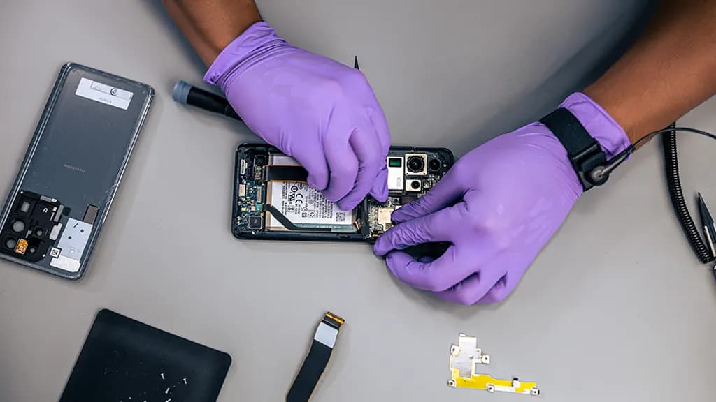Before and after phone screen repair